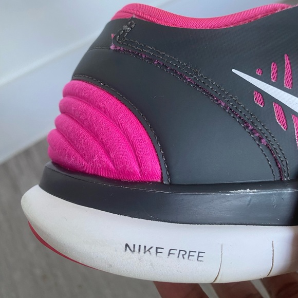 Nike Free Balanza Running Sneakers - Picture 11 of 11